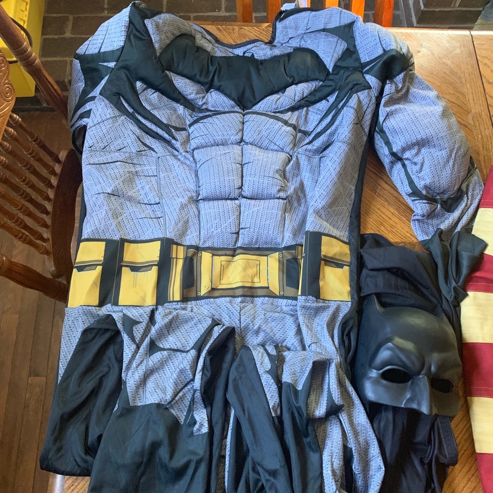 Adult medium Batman costume with cape and mask
